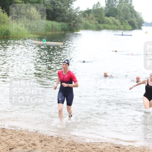 21.06.2026 - 29. Vierlanden-Triathlon Andreas Tolksdorf http://msf.ph/oto/9852293 21.06.2026 10:19:38 Schwimmen 498, 505, 523, 534, 579, 580, 581, 594, 1357 meine-sportfotos.de