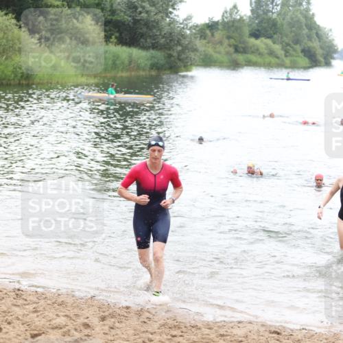 21.06.2026 - 29. Vierlanden-Triathlon Andreas Tolksdorf http://msf.ph/oto/9852305 21.06.2026 10:19:38 Schwimmen 498, 505, 523, 534, 579, 580, 581, 594, 1357 meine-sportfotos.de