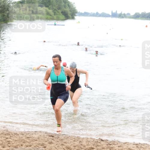 21.06.2026 - 29. Vierlanden-Triathlon Andreas Tolksdorf http://msf.ph/oto/9852311 21.06.2026 10:19:40 Schwimmen 498, 505, 523, 579, 581, 594, 1357 meine-sportfotos.de
