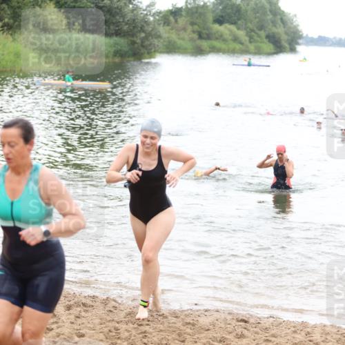 21.06.2026 - 29. Vierlanden-Triathlon Andreas Tolksdorf http://msf.ph/oto/9852328 21.06.2026 10:19:41 Schwimmen 498, 505, 523, 568, 579, 581, 586, 1357 meine-sportfotos.de