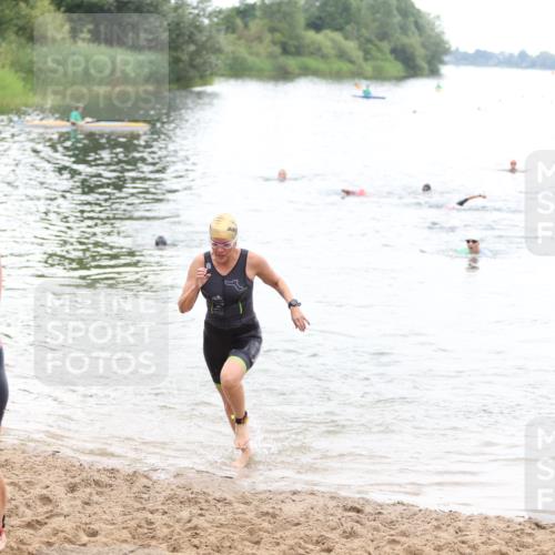 21.06.2026 - 29. Vierlanden-Triathlon Andreas Tolksdorf http://msf.ph/oto/9852335 21.06.2026 10:19:51 Schwimmen 314, 484, 568, 586 meine-sportfotos.de