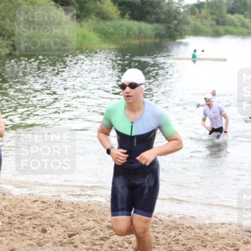 21.06.2026 - 29. Vierlanden-Triathlon Andreas Tolksdorf http://msf.ph/oto/9852344 21.06.2026 10:20:03 Schwimmen 304, 314, 484 meine-sportfotos.de