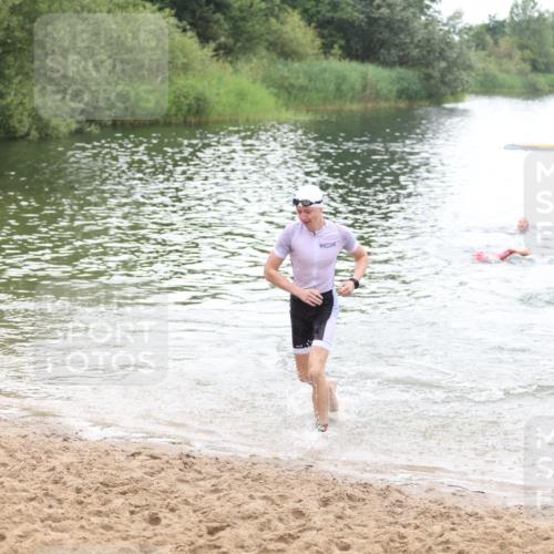 21.06.2026 - 29. Vierlanden-Triathlon Andreas Tolksdorf http://msf.ph/oto/9852348 21.06.2026 10:20:05 Schwimmen 304, 314, 484, 572 meine-sportfotos.de