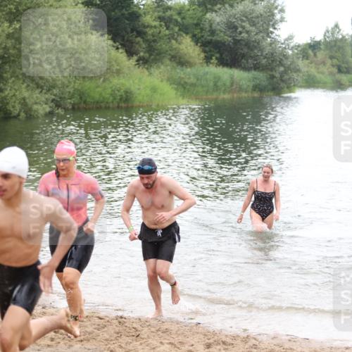 21.06.2026 - 29. Vierlanden-Triathlon Andreas Tolksdorf http://msf.ph/oto/9852383 21.06.2026 10:20:20 Schwimmen 366, 489, 559, 572, 616, 619 meine-sportfotos.de