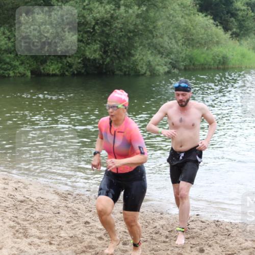 21.06.2026 - 29. Vierlanden-Triathlon Andreas Tolksdorf http://msf.ph/oto/9852389 21.06.2026 10:20:21 Schwimmen 366, 489, 559, 616, 619 meine-sportfotos.de