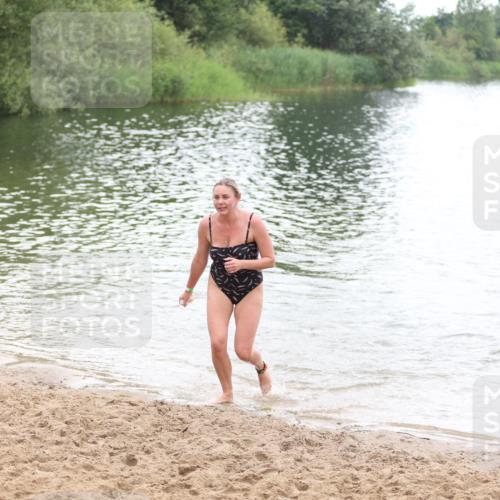 21.06.2026 - 29. Vierlanden-Triathlon Andreas Tolksdorf http://msf.ph/oto/9852393 21.06.2026 10:20:25 Schwimmen 489, 559, 616, 619 meine-sportfotos.de