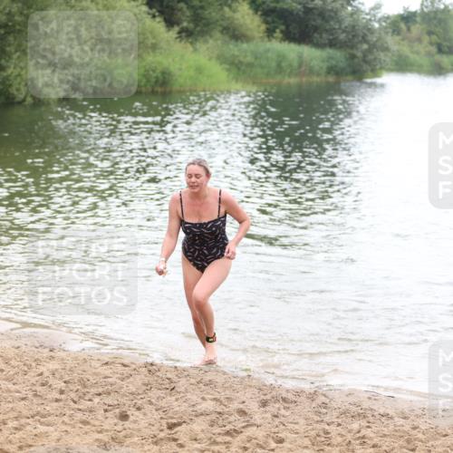 21.06.2026 - 29. Vierlanden-Triathlon Andreas Tolksdorf http://msf.ph/oto/9852396 21.06.2026 10:20:25 Schwimmen 489, 559, 616, 619 meine-sportfotos.de