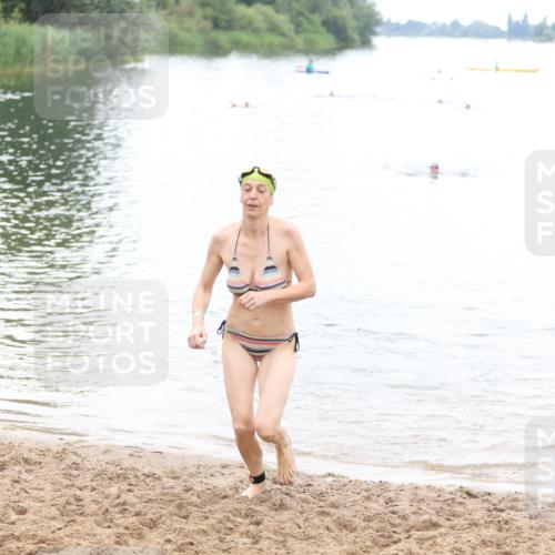 21.06.2026 - 29. Vierlanden-Triathlon Andreas Tolksdorf http://msf.ph/oto/9852400 21.06.2026 10:20:40 Schwimmen 612 meine-sportfotos.de