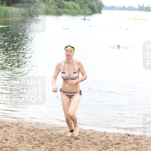 21.06.2026 - 29. Vierlanden-Triathlon Andreas Tolksdorf http://msf.ph/oto/9852401 21.06.2026 10:20:40 Schwimmen 612 meine-sportfotos.de