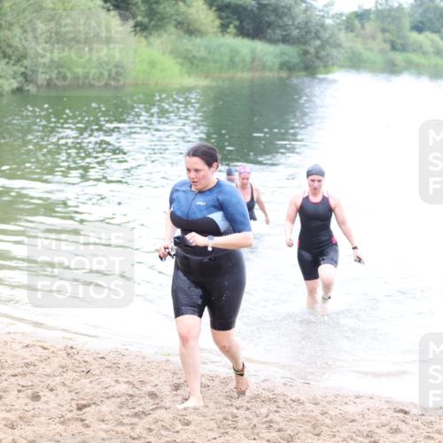 21.06.2026 - 29. Vierlanden-Triathlon Andreas Tolksdorf http://msf.ph/oto/9852413 21.06.2026 10:21:59 Schwimmen 525, 541, 617 meine-sportfotos.de