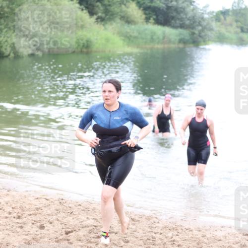 21.06.2026 - 29. Vierlanden-Triathlon Andreas Tolksdorf http://msf.ph/oto/9852418 21.06.2026 10:21:59 Schwimmen 525, 541, 617 meine-sportfotos.de