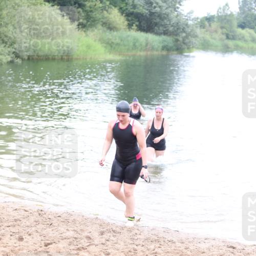 21.06.2026 - 29. Vierlanden-Triathlon Andreas Tolksdorf http://msf.ph/oto/9852422 21.06.2026 10:22:01 Schwimmen 525, 541, 617 meine-sportfotos.de