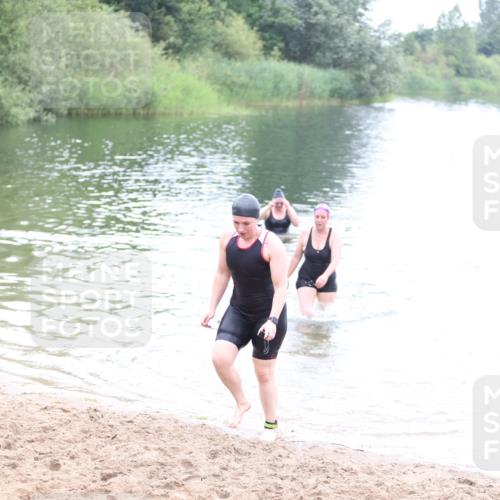 21.06.2026 - 29. Vierlanden-Triathlon Andreas Tolksdorf http://msf.ph/oto/9852423 21.06.2026 10:22:01 Schwimmen 525, 541, 617 meine-sportfotos.de