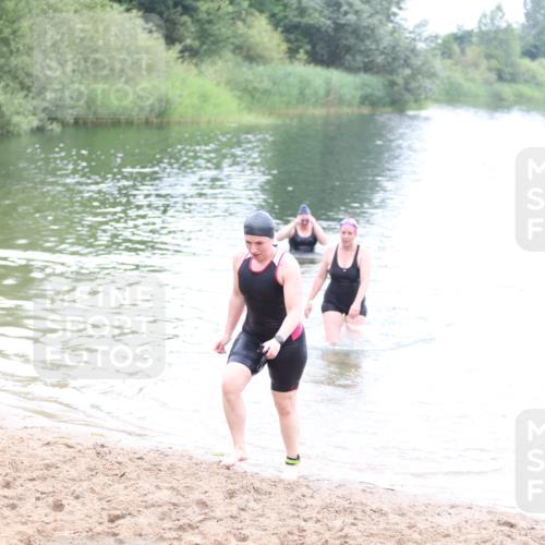 21.06.2026 - 29. Vierlanden-Triathlon Andreas Tolksdorf http://msf.ph/oto/9852424 21.06.2026 10:22:01 Schwimmen 525, 541, 617 meine-sportfotos.de