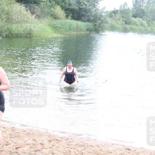 21.06.2026 - 29. Vierlanden-Triathlon Andreas Tolksdorf http://msf.ph/oto/9852442 21.06.2026 10:22:07 Schwimmen 525, 617, 623 meine-sportfotos.de