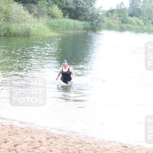 21.06.2026 - 29. Vierlanden-Triathlon Andreas Tolksdorf http://msf.ph/oto/9852447 21.06.2026 10:22:07 Schwimmen 525, 617, 623 meine-sportfotos.de