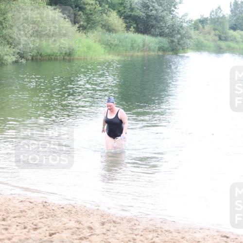 21.06.2026 - 29. Vierlanden-Triathlon Andreas Tolksdorf http://msf.ph/oto/9852453 21.06.2026 10:22:09 Schwimmen 617, 623 meine-sportfotos.de