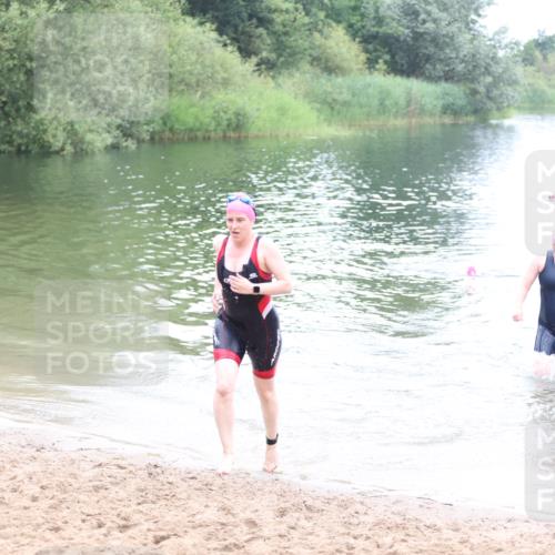 21.06.2026 - 29. Vierlanden-Triathlon Andreas Tolksdorf http://msf.ph/oto/9852457 21.06.2026 10:23:13 Schwimmen 500, 554 meine-sportfotos.de