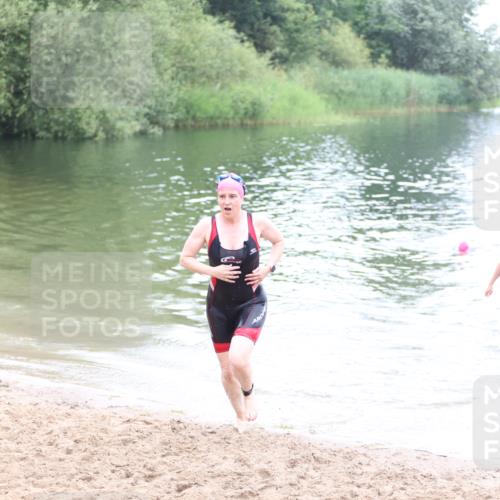 21.06.2026 - 29. Vierlanden-Triathlon Andreas Tolksdorf http://msf.ph/oto/9852461 21.06.2026 10:23:14 Schwimmen 500, 554 meine-sportfotos.de
