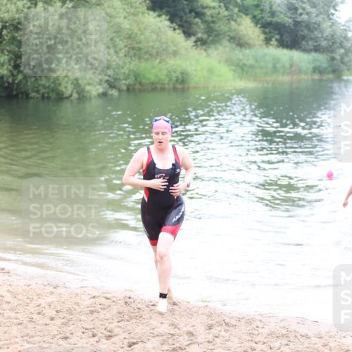 21.06.2026 - 29. Vierlanden-Triathlon Andreas Tolksdorf http://msf.ph/oto/9852462 21.06.2026 10:23:14 Schwimmen 500, 554 meine-sportfotos.de