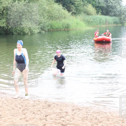 21.06.2026 - 29. Vierlanden-Triathlon Andreas Tolksdorf http://msf.ph/oto/9852483 21.06.2026 10:23:51 Schwimmen 560 meine-sportfotos.de
