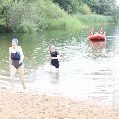 21.06.2026 - 29. Vierlanden-Triathlon Andreas Tolksdorf http://msf.ph/oto/9852486 21.06.2026 10:23:51 Schwimmen 560 meine-sportfotos.de