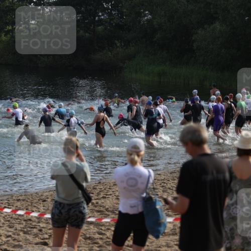 21.06.2026 - 29. Vierlanden-Triathlon Andreas Tolksdorf http://msf.ph/oto/9852517 21.06.2026 08:25:09 Schwimmen  meine-sportfotos.de
