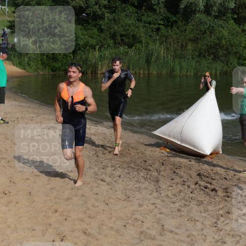 21.06.2026 - 29. Vierlanden-Triathlon Andreas Tolksdorf http://msf.ph/oto/9852554 21.06.2026 08:32:44 Schwimmen 2, 16, 26, 47 meine-sportfotos.de