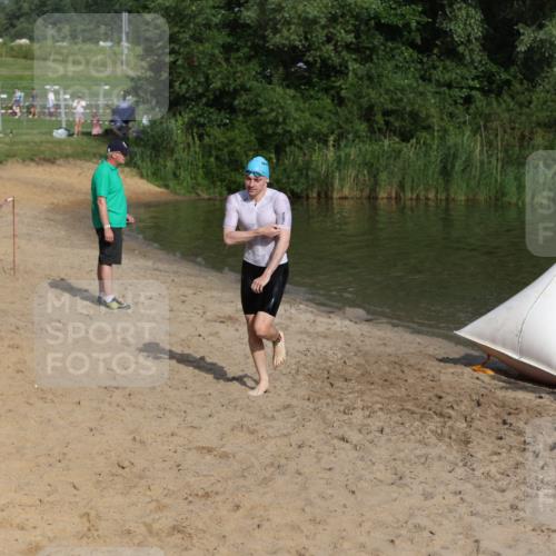 21.06.2026 - 29. Vierlanden-Triathlon Andreas Tolksdorf http://msf.ph/oto/9852579 21.06.2026 08:32:51 Schwimmen 2, 47 meine-sportfotos.de
