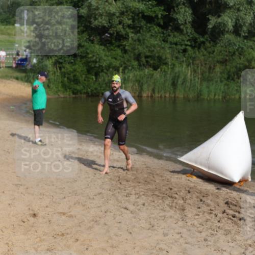 21.06.2026 - 29. Vierlanden-Triathlon Andreas Tolksdorf http://msf.ph/oto/9852588 21.06.2026 08:33:31 Schwimmen 9, 111 meine-sportfotos.de