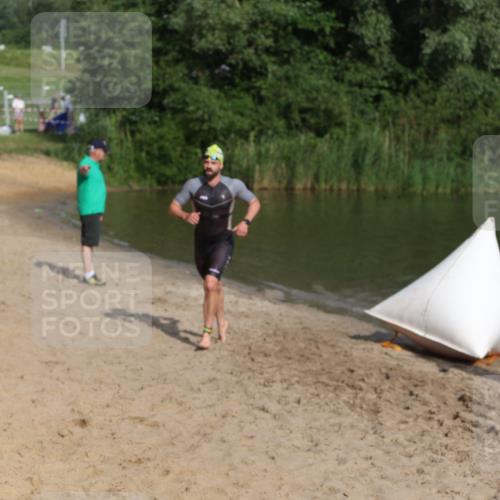 21.06.2026 - 29. Vierlanden-Triathlon Andreas Tolksdorf http://msf.ph/oto/9852590 21.06.2026 08:33:31 Schwimmen 9, 111 meine-sportfotos.de