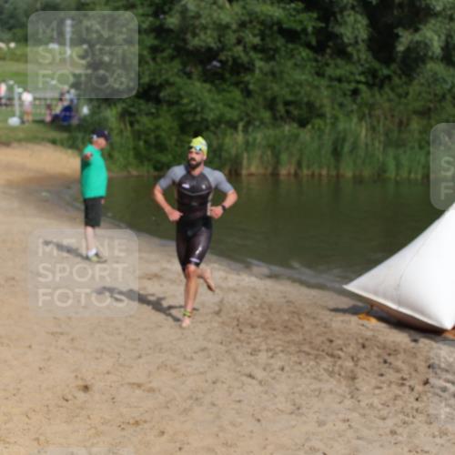21.06.2026 - 29. Vierlanden-Triathlon Andreas Tolksdorf http://msf.ph/oto/9852592 21.06.2026 08:33:31 Schwimmen 9, 111 meine-sportfotos.de