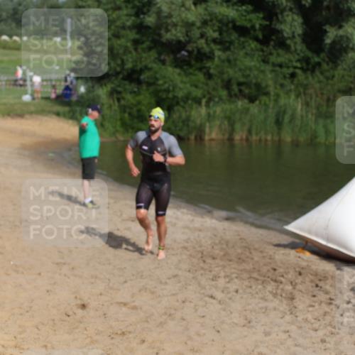 21.06.2026 - 29. Vierlanden-Triathlon Andreas Tolksdorf http://msf.ph/oto/9852595 21.06.2026 08:33:31 Schwimmen 9, 111 meine-sportfotos.de