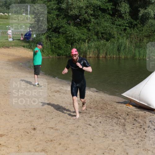 21.06.2026 - 29. Vierlanden-Triathlon Andreas Tolksdorf http://msf.ph/oto/9852605 21.06.2026 08:33:35 Schwimmen 9, 111 meine-sportfotos.de