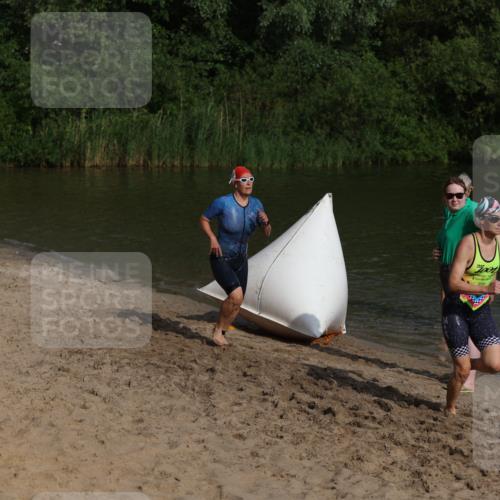 21.06.2026 - 29. Vierlanden-Triathlon Andreas Tolksdorf http://msf.ph/oto/9852643 21.06.2026 08:34:41 Schwimmen  meine-sportfotos.de