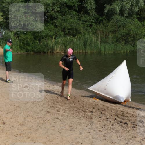 21.06.2026 - 29. Vierlanden-Triathlon Andreas Tolksdorf http://msf.ph/oto/9852666 21.06.2026 08:34:52 Schwimmen  meine-sportfotos.de
