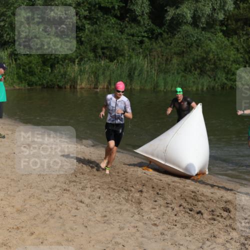 21.06.2026 - 29. Vierlanden-Triathlon Andreas Tolksdorf http://msf.ph/oto/9852675 21.06.2026 08:35:04 Schwimmen 216 meine-sportfotos.de