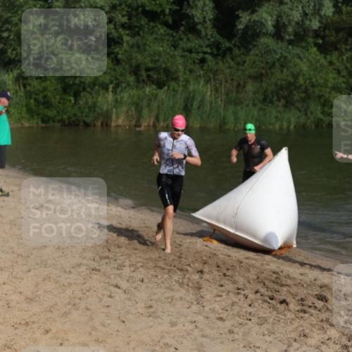21.06.2026 - 29. Vierlanden-Triathlon Andreas Tolksdorf http://msf.ph/oto/9852679 21.06.2026 08:35:04 Schwimmen 216 meine-sportfotos.de