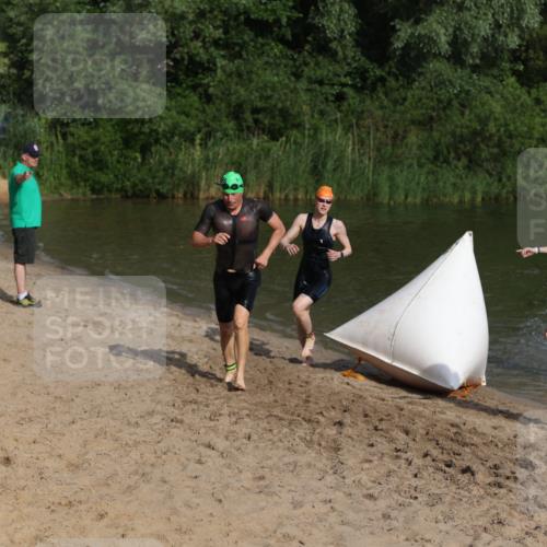 21.06.2026 - 29. Vierlanden-Triathlon Andreas Tolksdorf http://msf.ph/oto/9852690 21.06.2026 08:35:07 Schwimmen 79, 216 meine-sportfotos.de