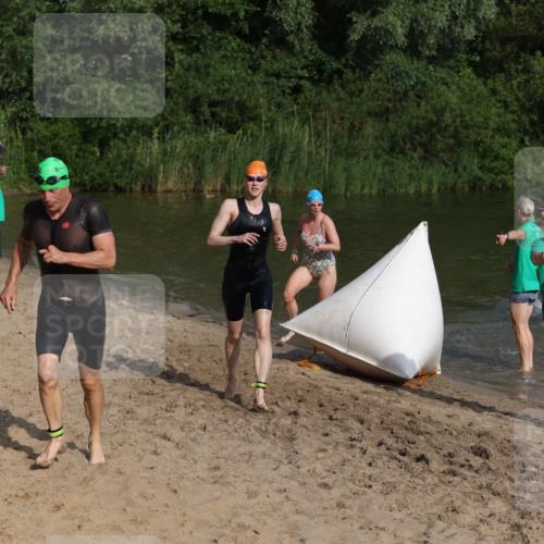 21.06.2026 - 29. Vierlanden-Triathlon Andreas Tolksdorf http://msf.ph/oto/9852701 21.06.2026 08:35:08 Schwimmen 79, 216 meine-sportfotos.de