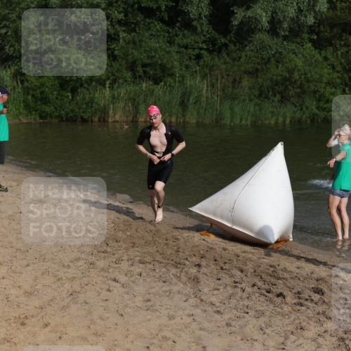 21.06.2026 - 29. Vierlanden-Triathlon Andreas Tolksdorf http://msf.ph/oto/9852719 21.06.2026 08:35:17 Schwimmen 23, 49, 79 meine-sportfotos.de