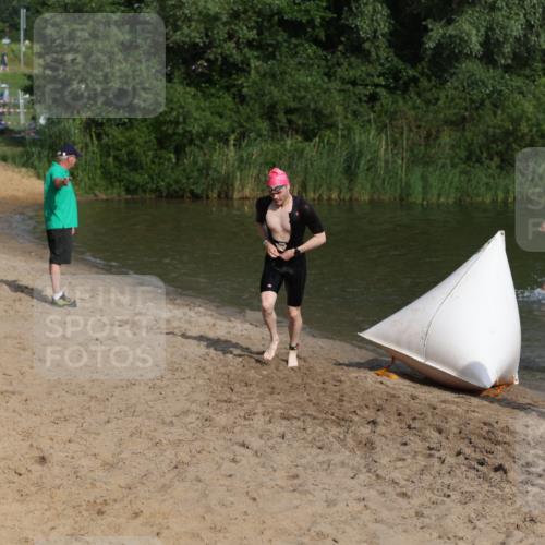 21.06.2026 - 29. Vierlanden-Triathlon Andreas Tolksdorf http://msf.ph/oto/9852725 21.06.2026 08:35:17 Schwimmen 23, 49, 79 meine-sportfotos.de