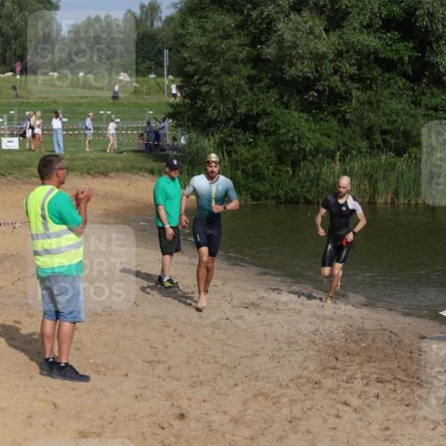 21.06.2026 - 29. Vierlanden-Triathlon Andreas Tolksdorf http://msf.ph/oto/9852733 21.06.2026 08:35:23 Schwimmen 23, 49 meine-sportfotos.de