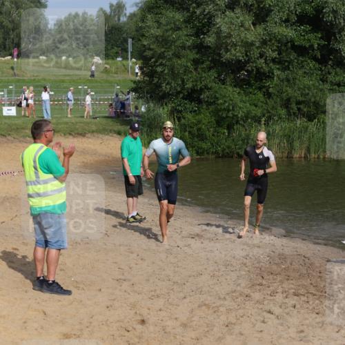 21.06.2026 - 29. Vierlanden-Triathlon Andreas Tolksdorf http://msf.ph/oto/9852736 21.06.2026 08:35:23 Schwimmen 23, 49 meine-sportfotos.de