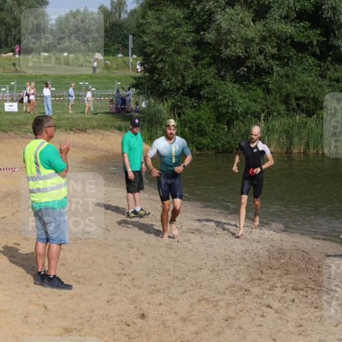 21.06.2026 - 29. Vierlanden-Triathlon Andreas Tolksdorf http://msf.ph/oto/9852738 21.06.2026 08:35:23 Schwimmen 23, 49 meine-sportfotos.de