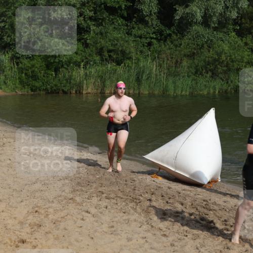 21.06.2026 - 29. Vierlanden-Triathlon Andreas Tolksdorf http://msf.ph/oto/9852769 21.06.2026 08:35:43 Schwimmen  meine-sportfotos.de