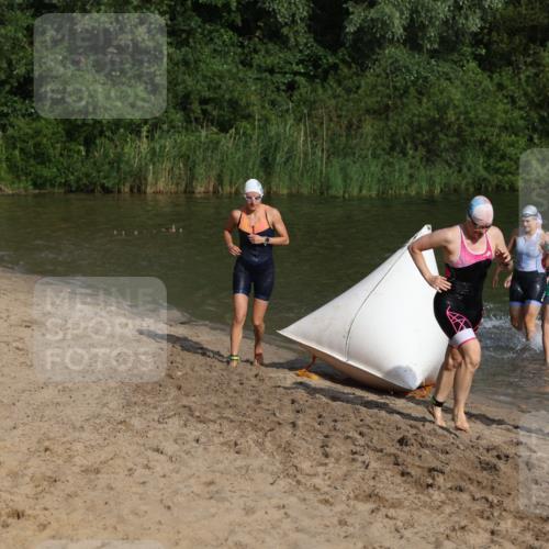 21.06.2026 - 29. Vierlanden-Triathlon Andreas Tolksdorf http://msf.ph/oto/9852886 21.06.2026 08:36:25 Schwimmen  meine-sportfotos.de