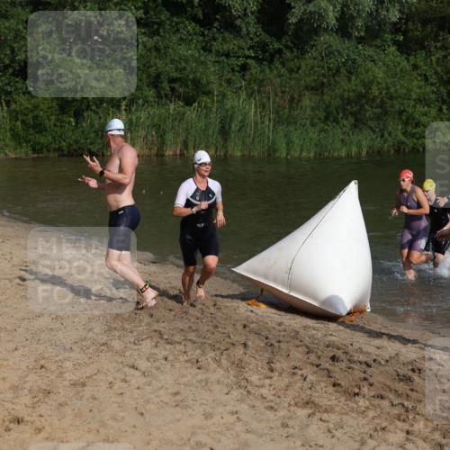 21.06.2026 - 29. Vierlanden-Triathlon Andreas Tolksdorf http://msf.ph/oto/9852939 21.06.2026 08:36:39 Schwimmen 207, 211 meine-sportfotos.de