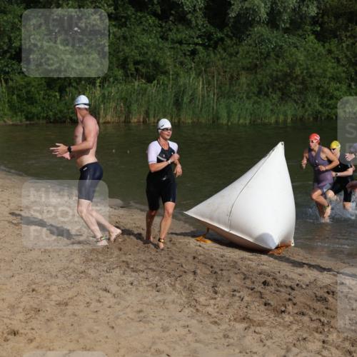 21.06.2026 - 29. Vierlanden-Triathlon Andreas Tolksdorf http://msf.ph/oto/9852940 21.06.2026 08:36:39 Schwimmen 207, 211 meine-sportfotos.de