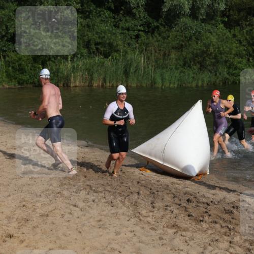21.06.2026 - 29. Vierlanden-Triathlon Andreas Tolksdorf http://msf.ph/oto/9852943 21.06.2026 08:36:39 Schwimmen 207, 211 meine-sportfotos.de
